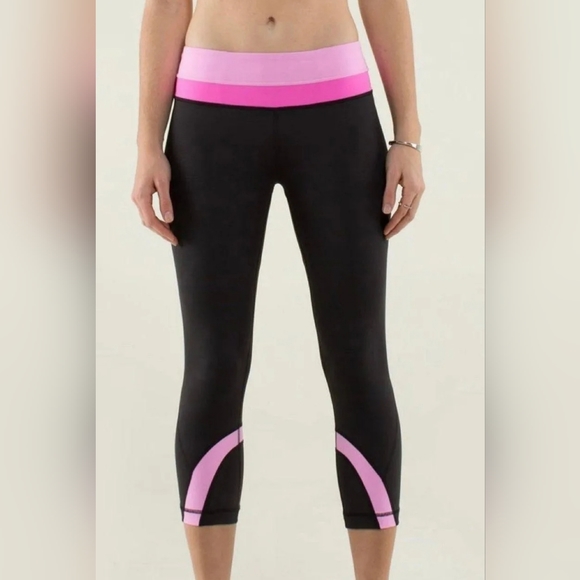 Lululemmon Run Inspire Crop II Black And Paris Pink leggings - Picture 1 of 10